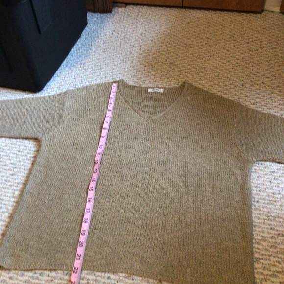 EUC Mod Ref Cafe All Day Sweater * Medium * - Picture 5 of 10